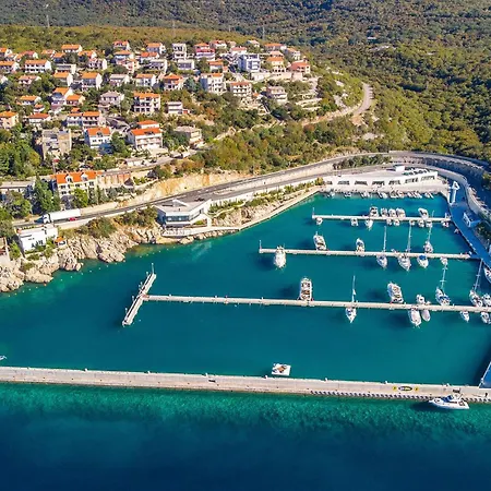 Gorgeous In With Wifi Novi Vinodolski